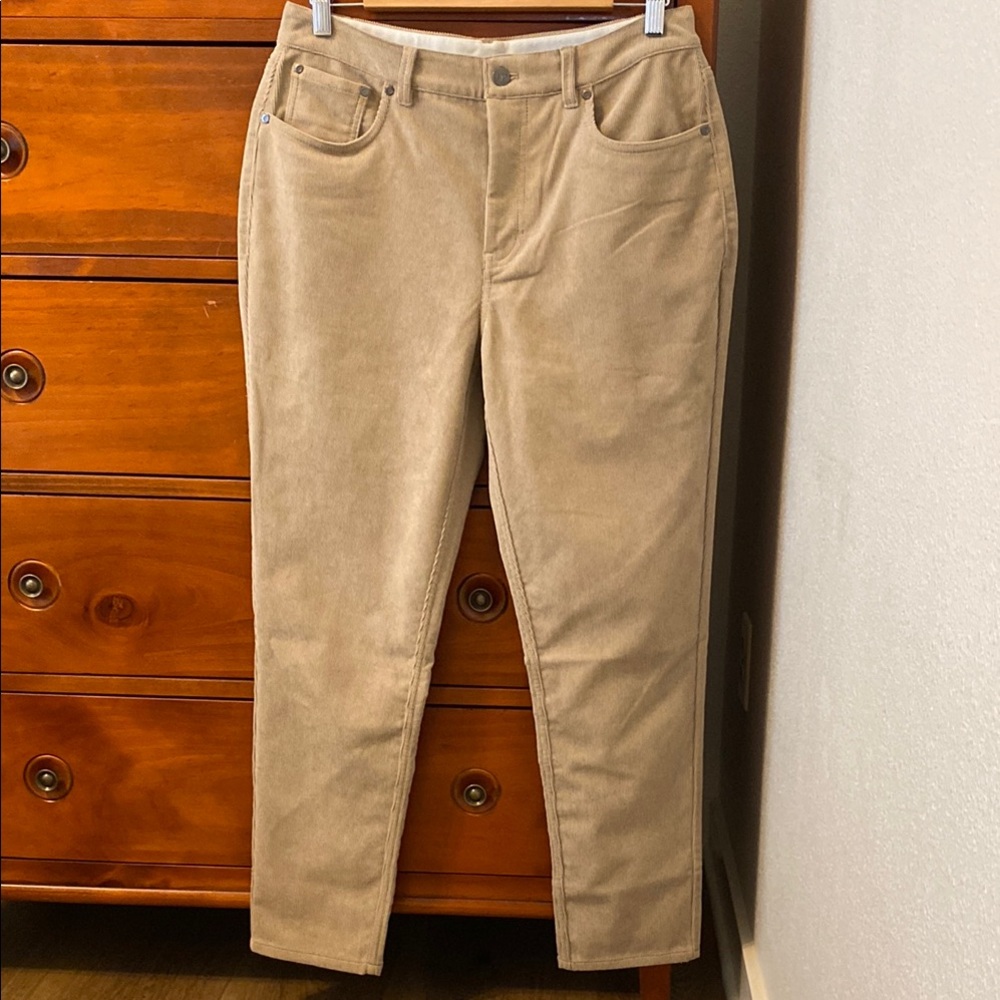 Ministry of Supply Women’s Tan Kinetic Corduroy Pants, size 8